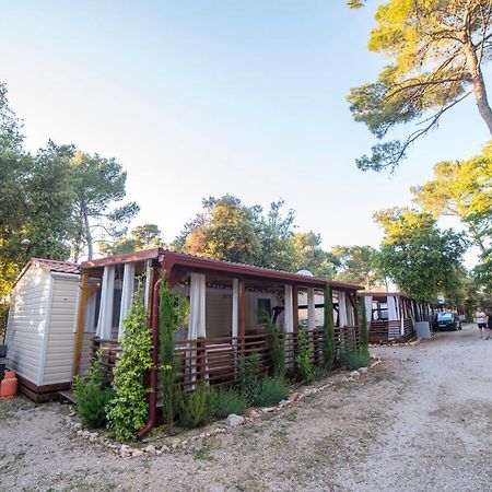 Mobile Home Cube, 3 Bedrooms, Free Parking, Wifi Biograd na Moru Kültér fotó