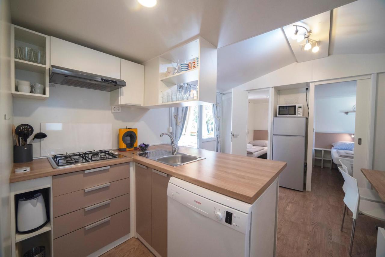 Mobile Home Cube, 3 Bedrooms, Free Parking, Wifi Biograd na Moru Kültér fotó