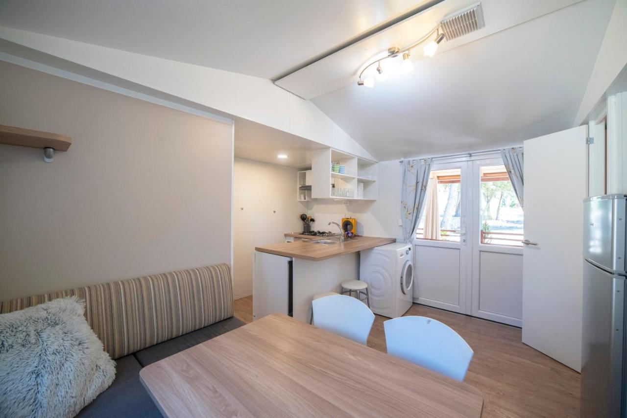 Mobile Home Cube, 3 Bedrooms, Free Parking, Wifi Biograd na Moru Kültér fotó