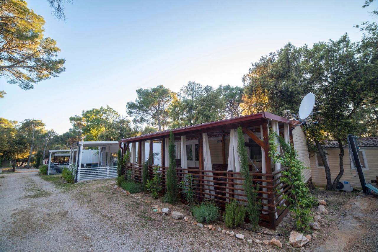 Mobile Home Cube, 3 Bedrooms, Free Parking, Wifi Biograd na Moru Kültér fotó