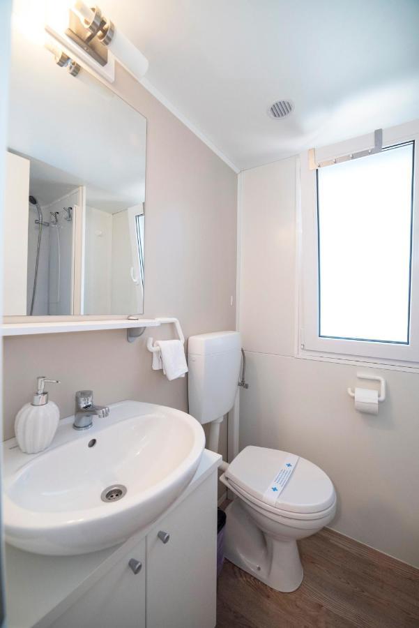 Mobile Home Cube, 3 Bedrooms, Free Parking, Wifi Biograd na Moru Kültér fotó