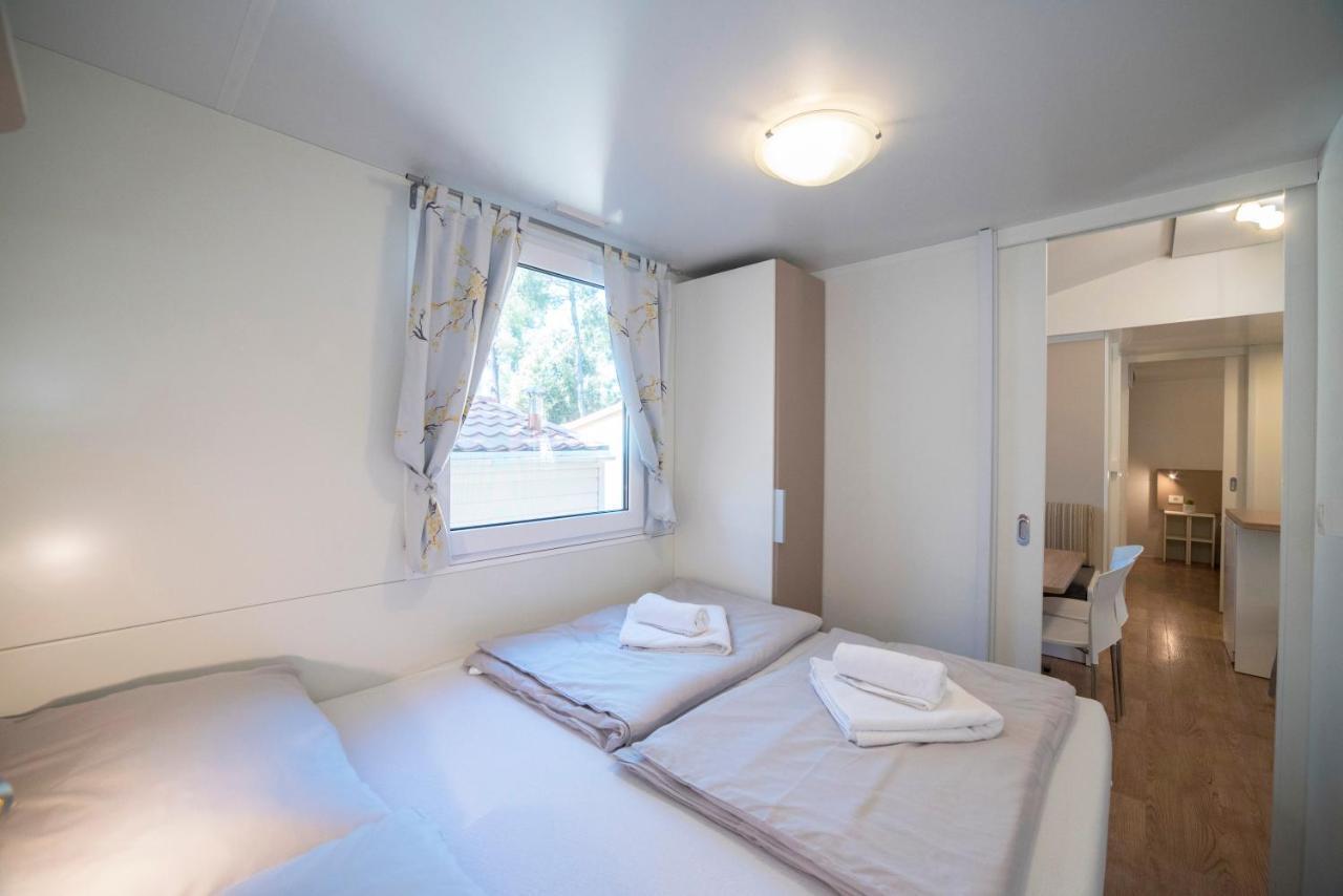 Mobile Home Cube, 3 Bedrooms, Free Parking, Wifi Biograd na Moru Kültér fotó